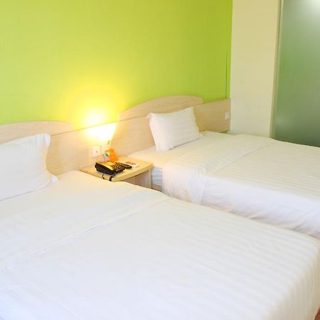 7Days Inn Xiamen Lotus Square Branch Jiangtou Bagian luar foto