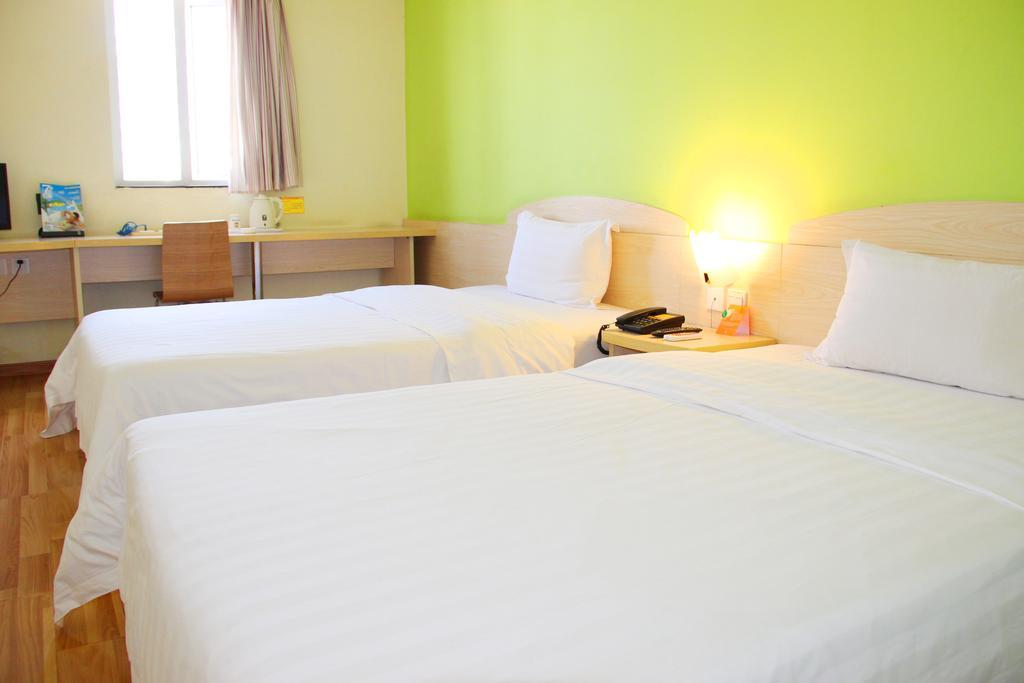 7Days Inn Xiamen Lotus Square Branch Jiangtou Bagian luar foto